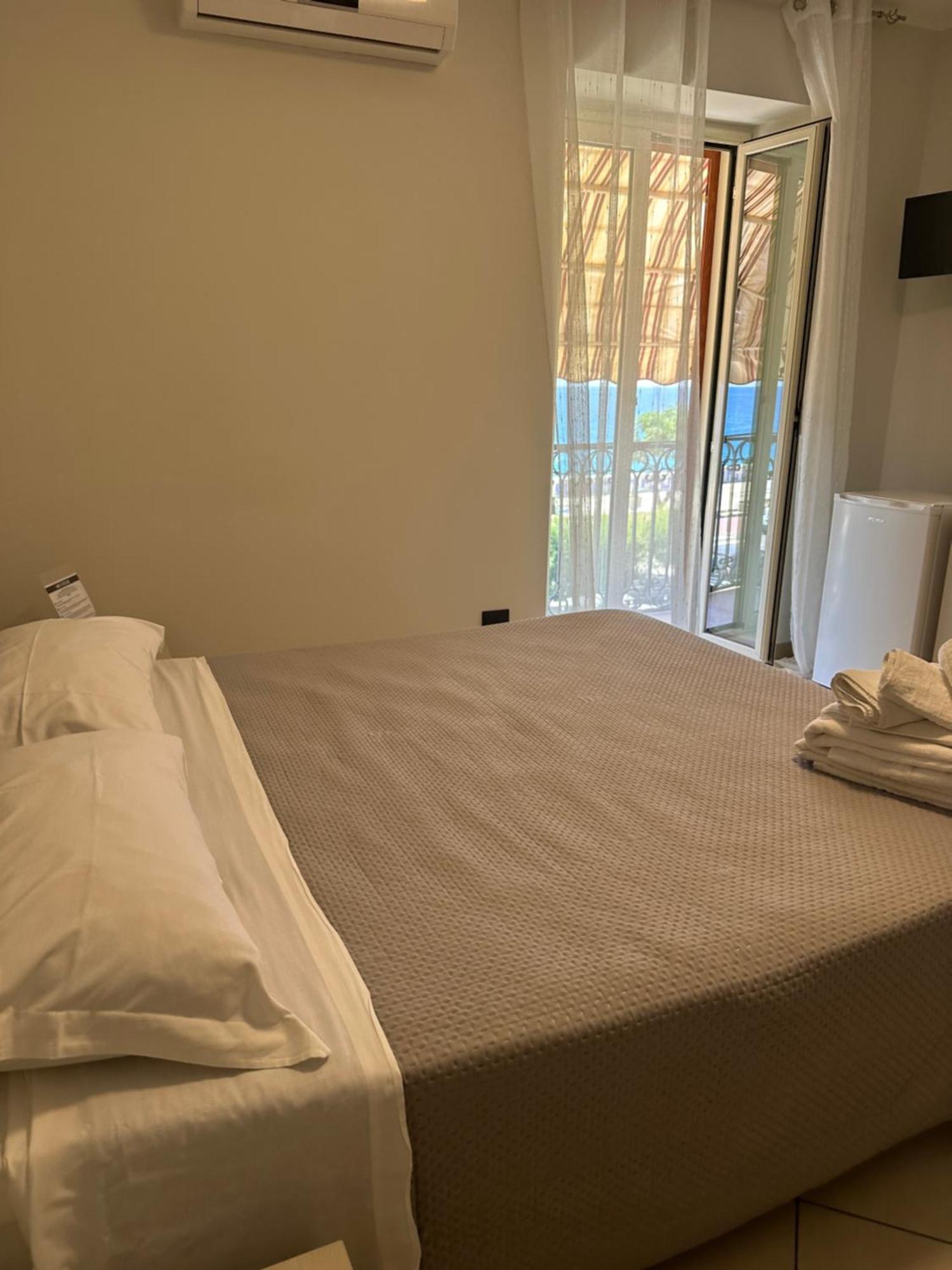 Hice Room Lungomare Fronte Mare Catanzaro Ngoại thất bức ảnh